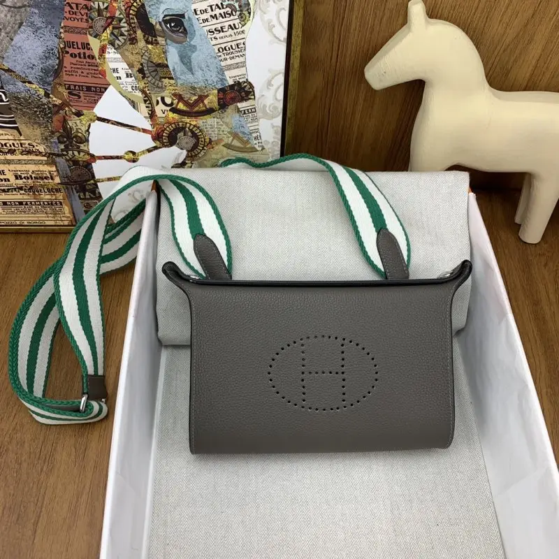 Hermes — Сумка Hermès Videpoches 27 см в шкірі Togo
