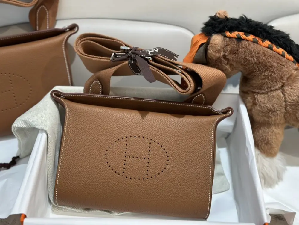 Hermes — Сумка Hermès Videpoches 27 см в шкірі Togo