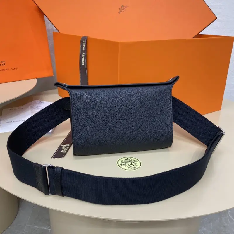 Hermes — Сумка Hermès Videpoches 27 см в коже Togo