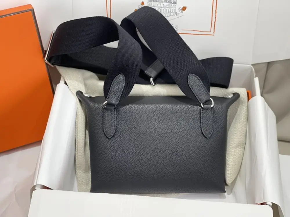 Hermes — Сумка Hermès Videpoches 27 см в коже Togo