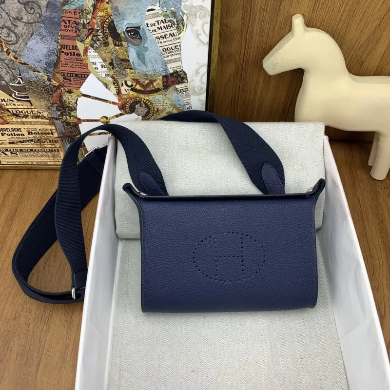 Hermes — Сумка Hermès Videpoches 27 см в коже Togo