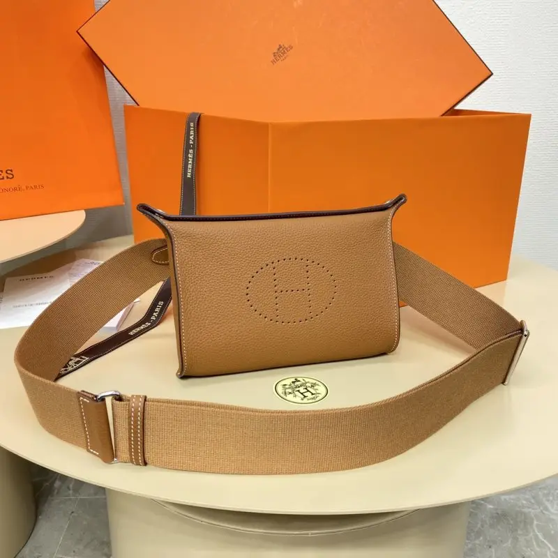Hermes — Сумка Hermès Videpoches 27 см в шкірі Togo