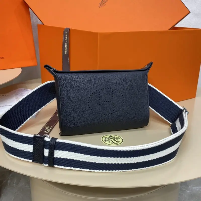 Hermes — Сумка Hermès Videpoches 27 см в шкірі Togo