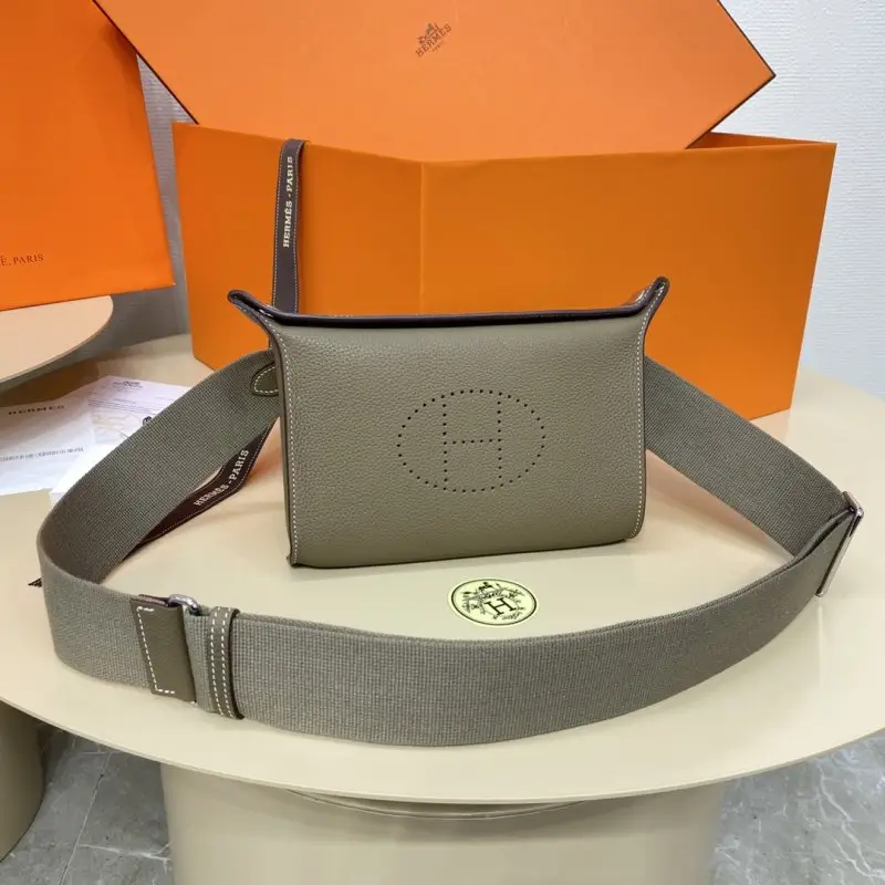 Hermes — A bag Hermès Videpoches 27 cm at skin Togo