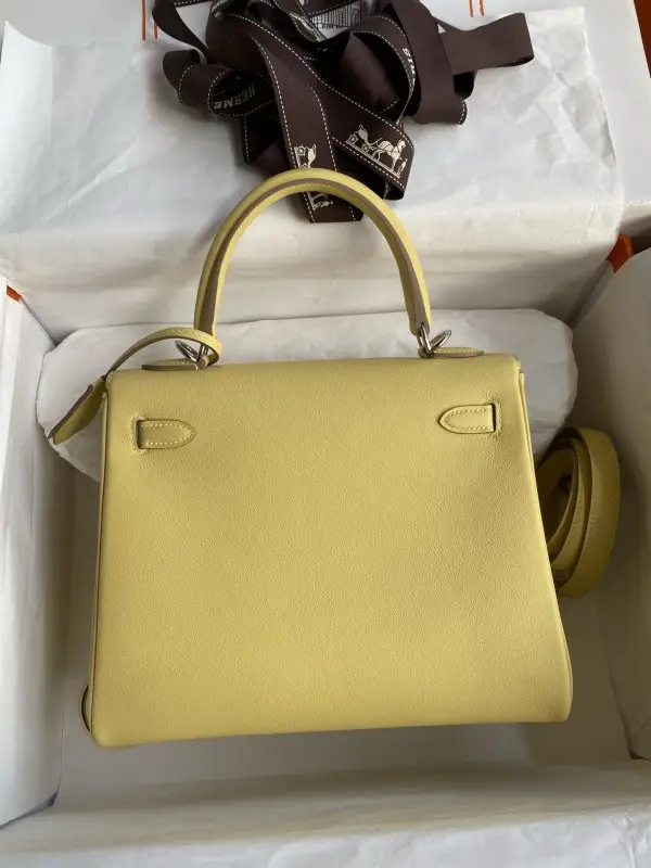 Hermes A bag Kelly 25 of skin Swift — Photo 2