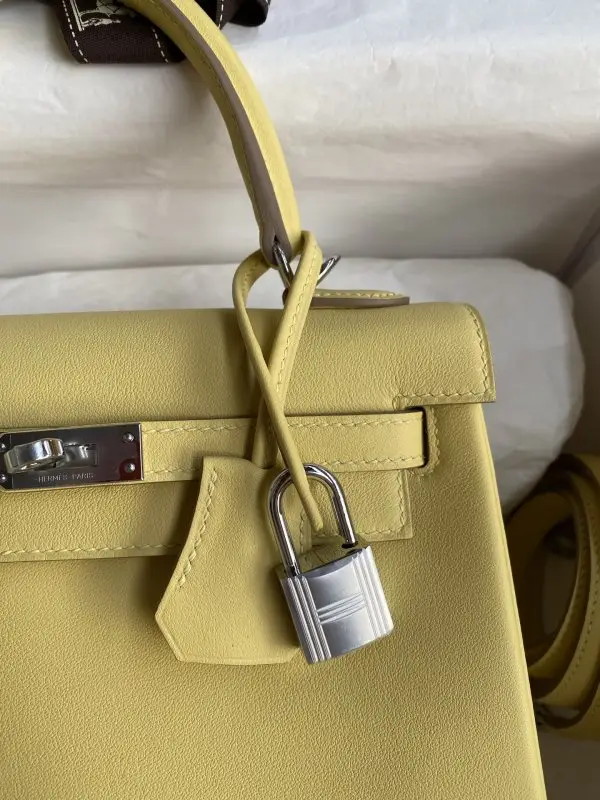 Hermes A bag Kelly 25 of skin Swift — Photo 3