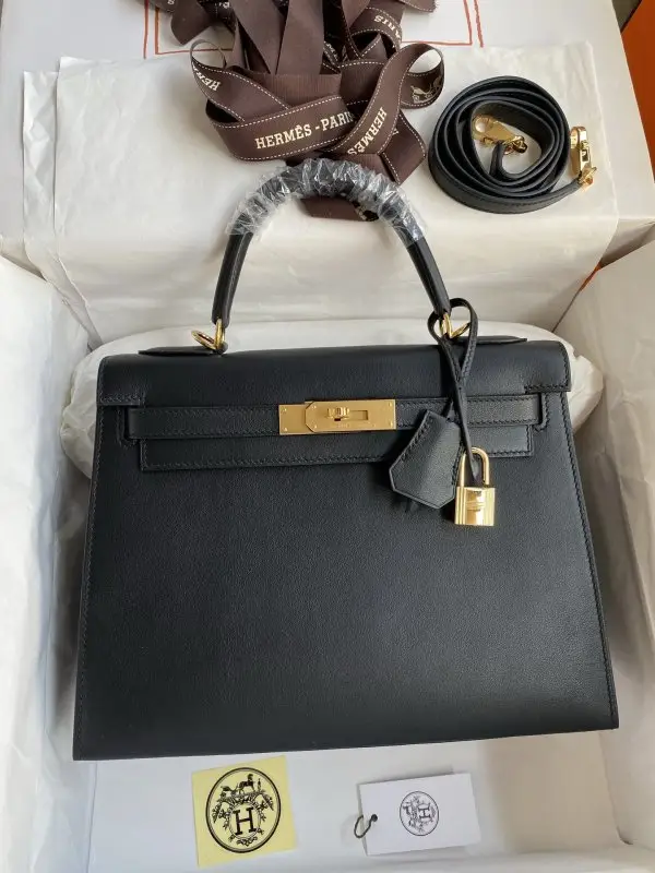 Hermes — Сумка Kelly 28 из кожи Swift