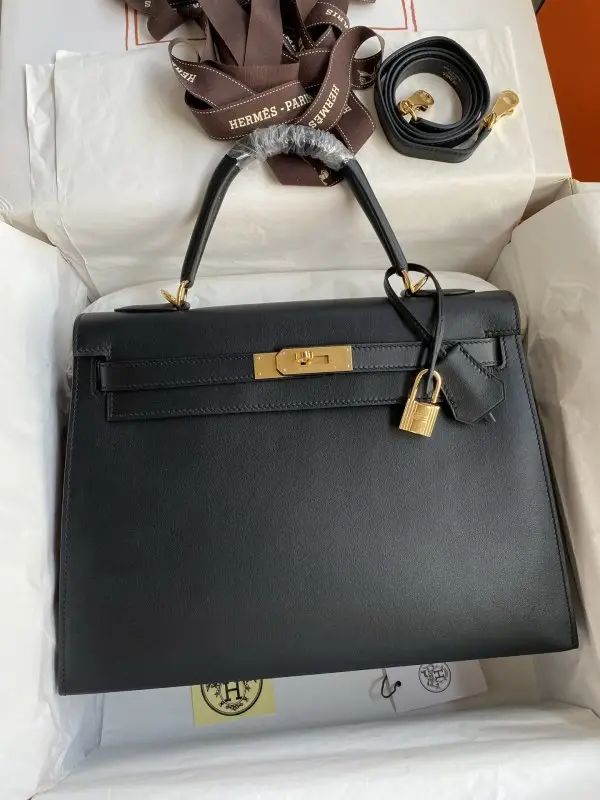Hermes — Сумка Kelly 32 з шкіри Swift