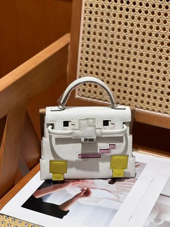 Hermes — A bag Kelly Doll 20 cm at skin Epsom
