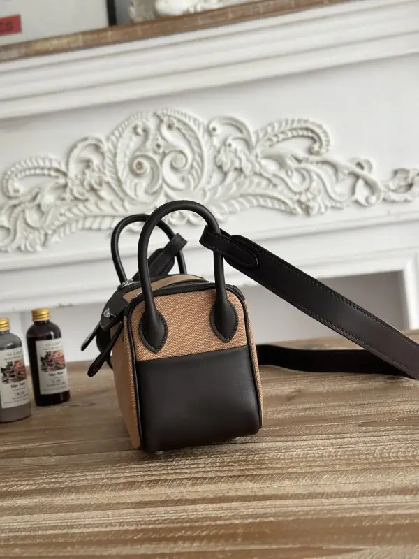 Hermes Сумка Lindy 19 см в коже Swift — Фото 2
