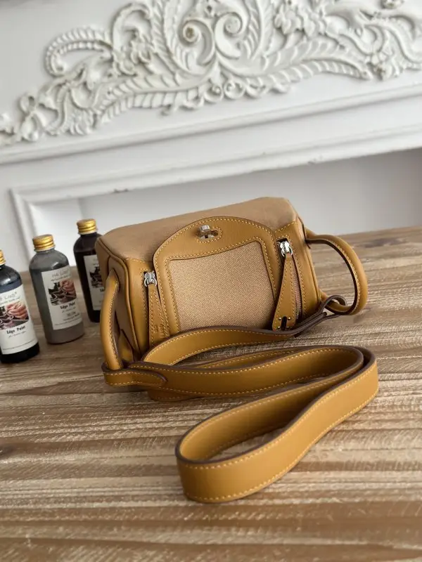 Hermes A bag Lindy 19 cm at skin Swift — Photo 5