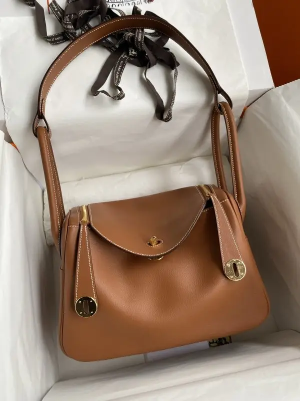 Hermes — Сумка Lindy 26 см з шкіри Swift