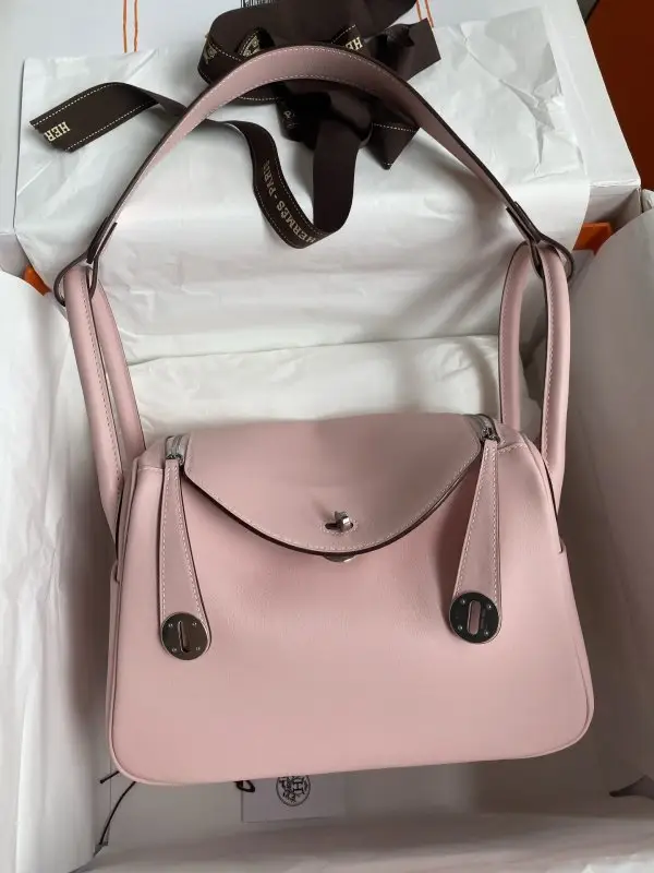 Hermes — Сумка Lindy 26 см з шкіри Swift