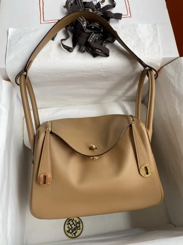 Hermes — Сумка Lindy 26 см з шкіри Swift