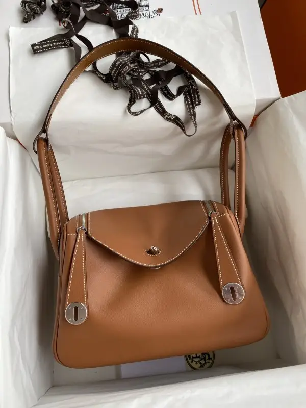 Hermes Сумка Lindy 26 см из кожи Swift — Фото 1
