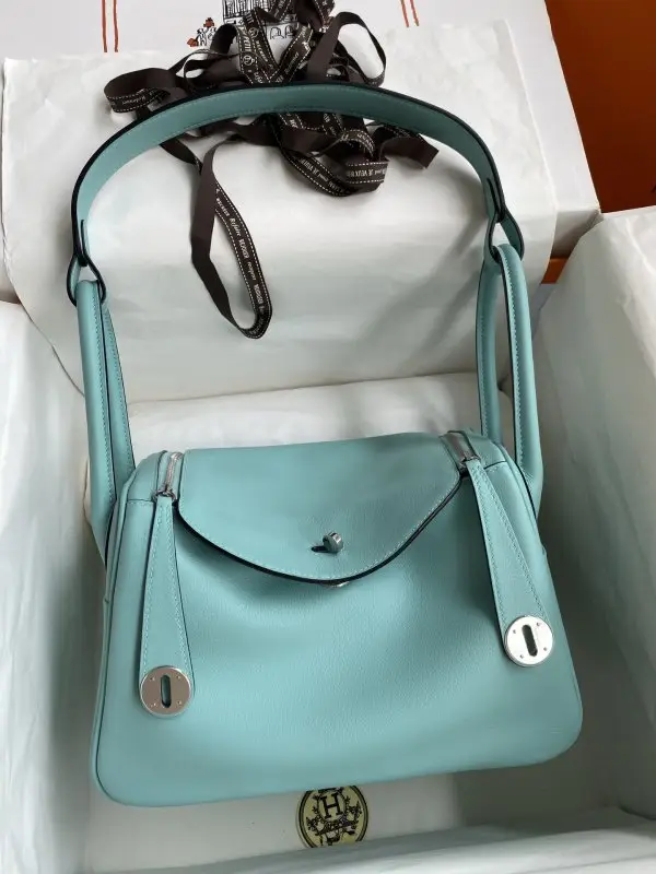 Hermes — Сумка Lindy 26 см з шкіри Swift