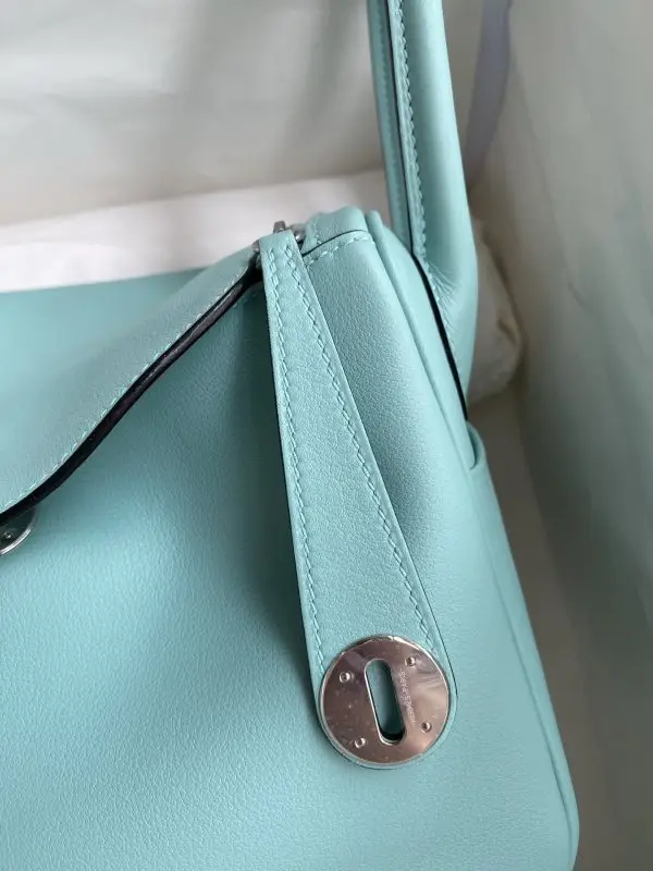 Hermes Сумка Lindy 26 см з шкіри Swift — Фото 3