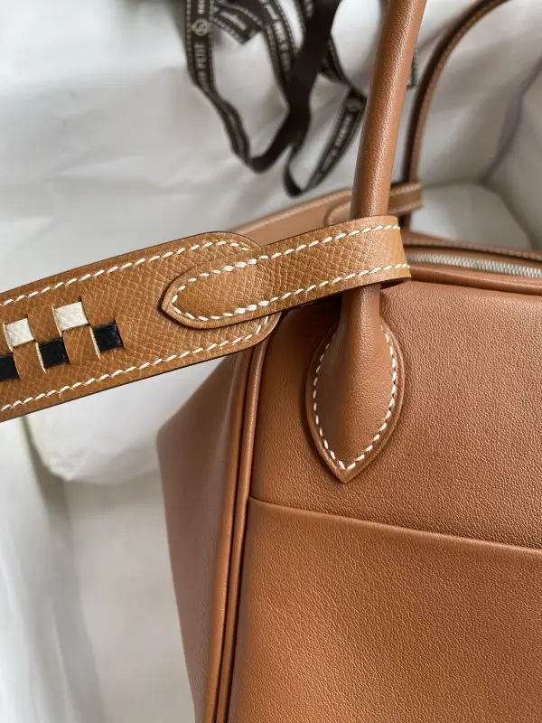 Hermes Сумка Lindy 26 см из кожи Swift — Фото 4