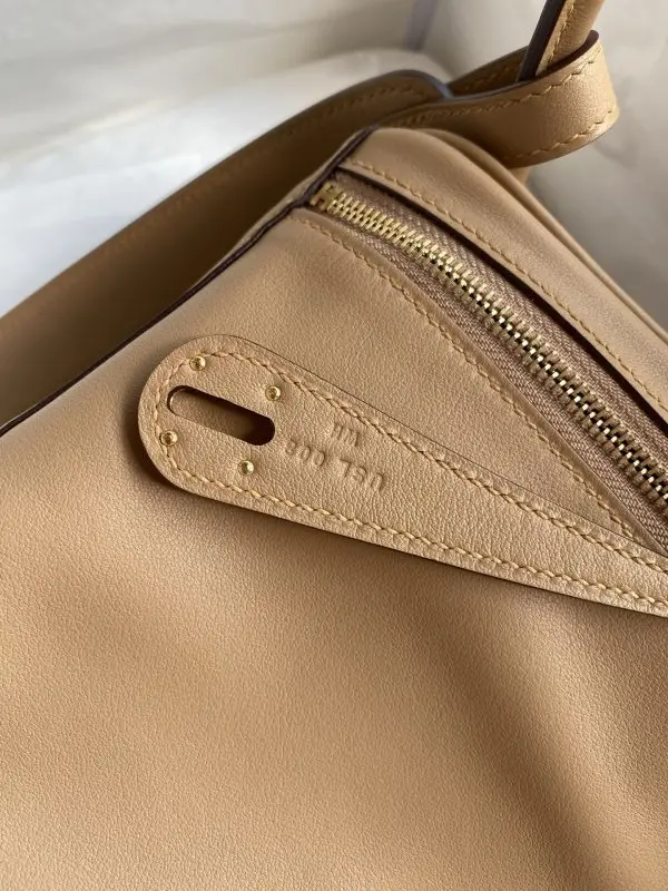 Hermes Сумка Lindy 26 см з шкіри Swift — Фото 5