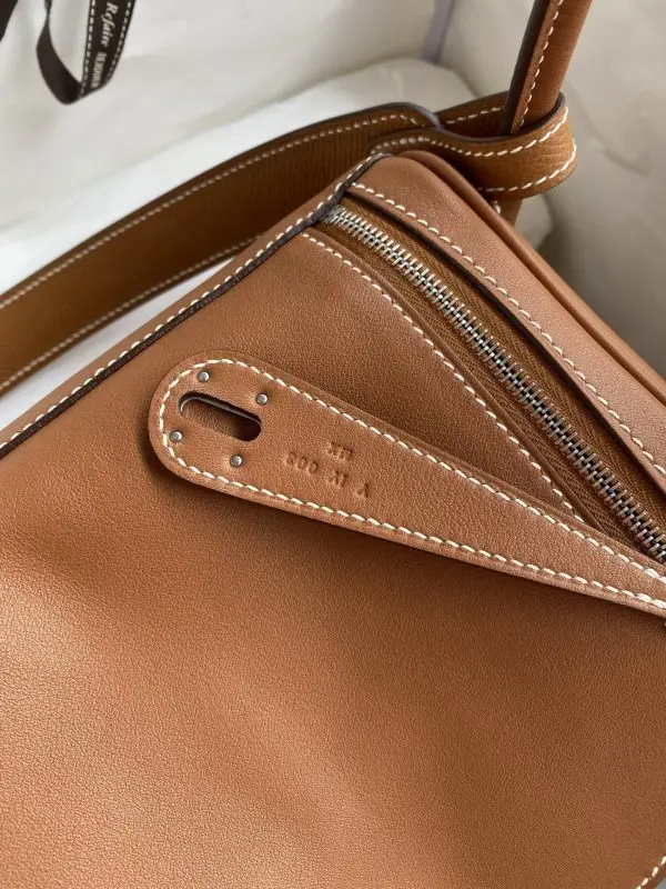 Hermes Сумка Lindy 26 см из кожи Swift — Фото 5