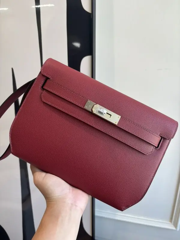 Сумка мужская Kelly Depeches 25 см в коже Epsom