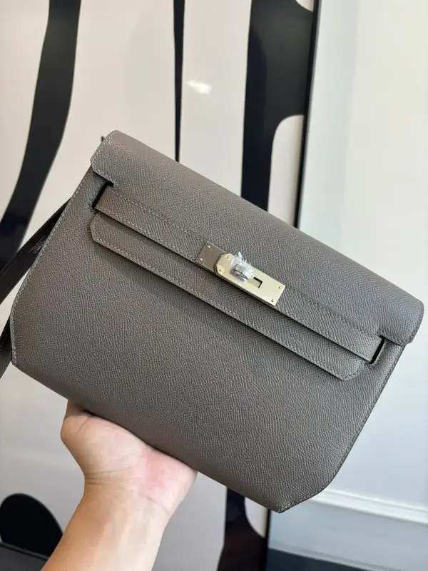 Hermes — Сумка чоловіча Kelly Depeches 25 см в шкірі Epsom