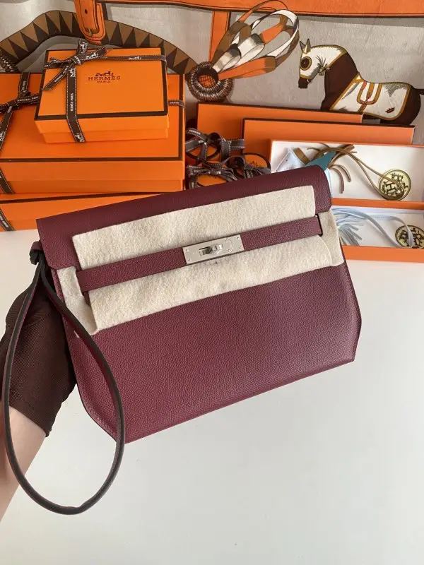 Hermes — Сумка чоловіча Kelly Depeches 25 см в шкірі Epsom