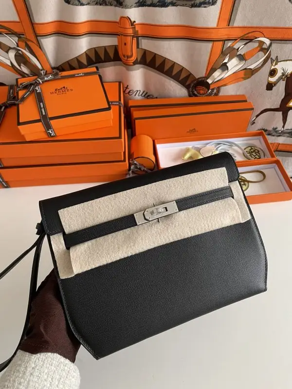 Hermes — Сумка чоловіча Kelly Depeches 25 см в шкірі Epsom