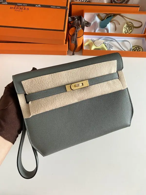 Hermes — Сумка чоловіча Kelly Depeches 25 см в шкірі Epsom