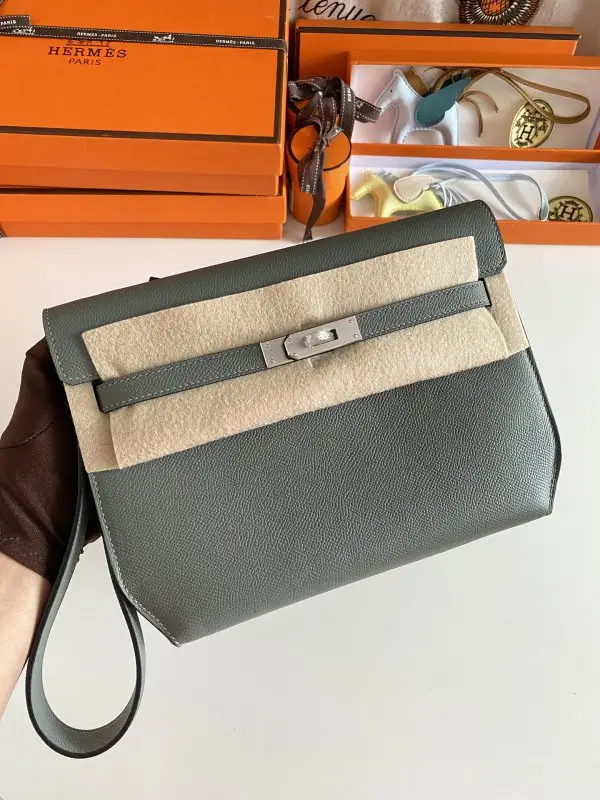 Hermes — Сумка чоловіча Kelly Depeches 25 см в шкірі Epsom