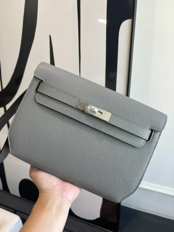 Hermes — Сумка чоловіча Kelly Depeches 25 см в шкірі Epsom