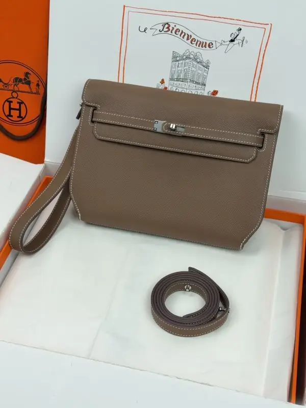 Hermes — Сумка чоловіча Kelly Depeches 25 см в шкірі Epsom