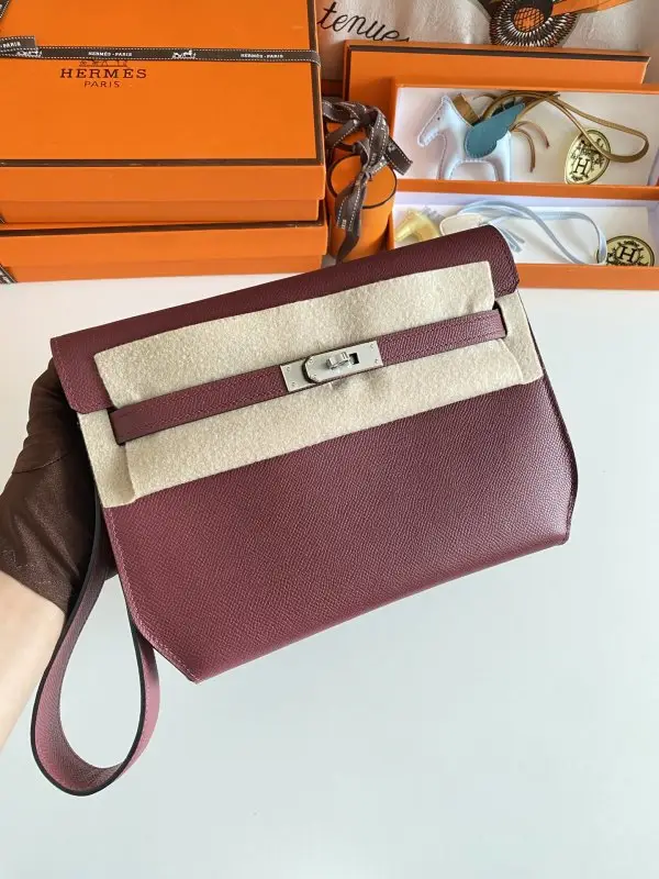 Hermes — A bag men's Kelly Depeches 25 cm at skin Epsom