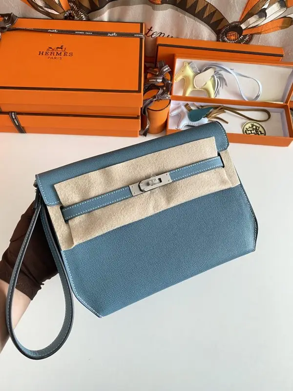 Hermes — A bag men's Kelly Depeches 25 cm at skin Epsom