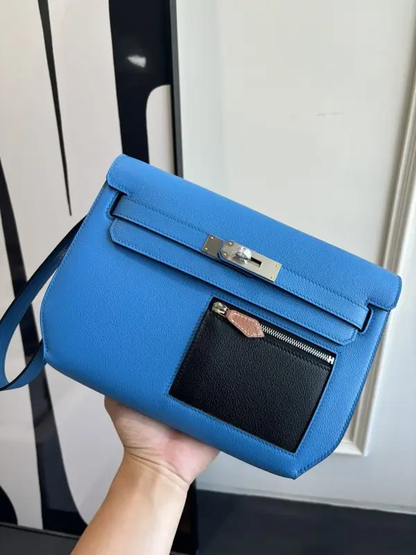 Hermes — Сумка чоловіча Kelly Depeches 25 см в шкірі Evercolor