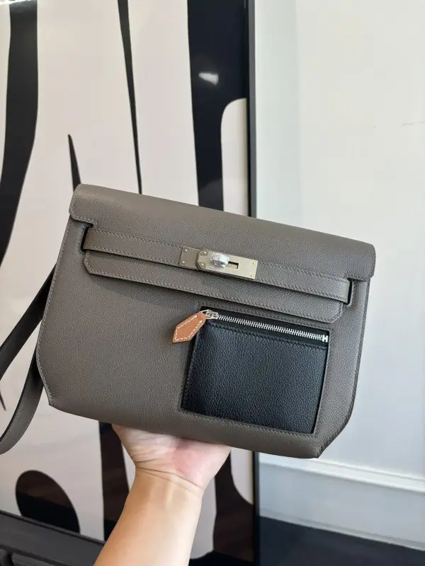 Hermes — Сумка чоловіча Kelly Depeches 25 см в шкірі Evercolor