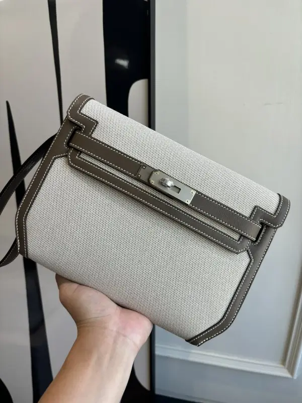Hermes — Сумка мужская Kelly Depeches 25 см в коже Swift