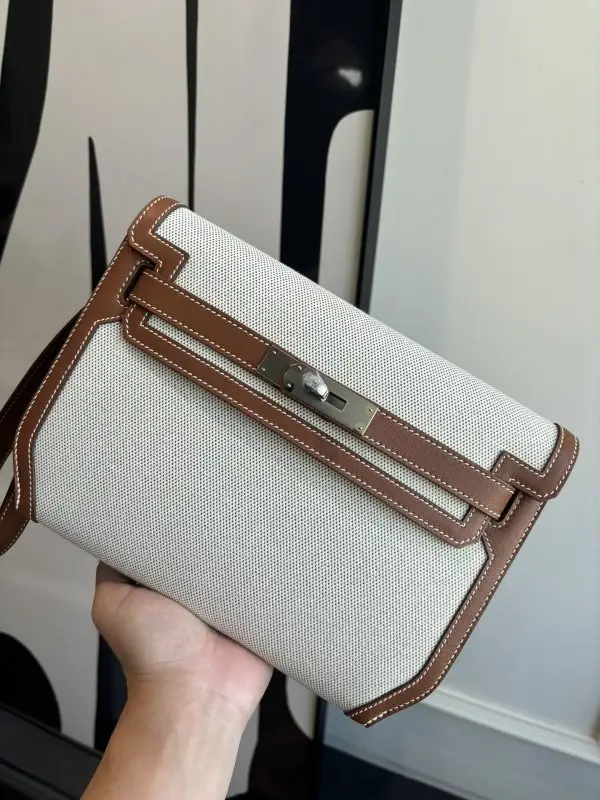 Hermes — Сумка чоловіча Kelly Depeches 25 см в шкірі Swift