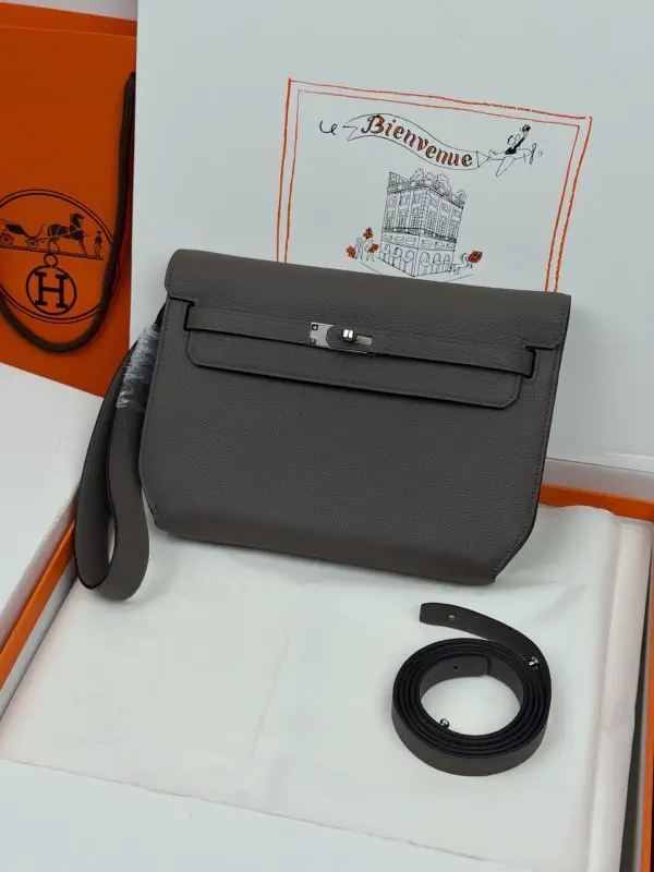 Hermes — Сумка чоловіча Kelly Depeches 25 см в шкірі Togo