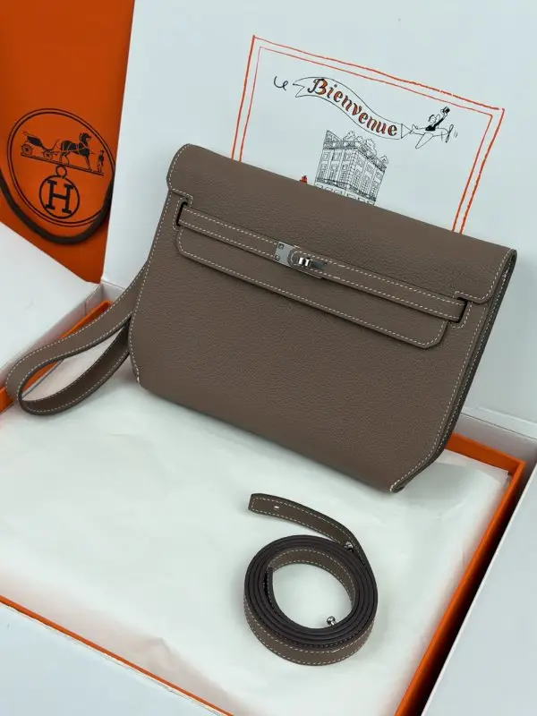 Hermes — Сумка чоловіча Kelly Depeches 25 см в шкірі Togo