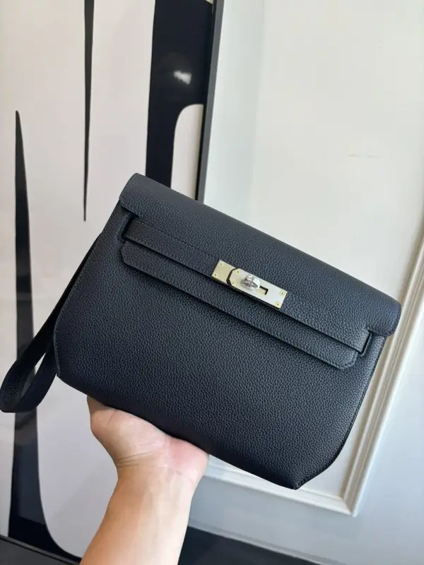 Hermes — Сумка чоловіча Kelly Depeches 25 см в шкірі Togo