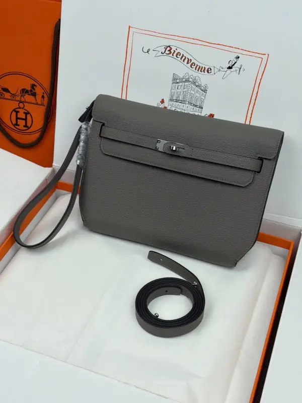 Hermes — Сумка чоловіча Kelly Depeches 25 см в шкірі Togo