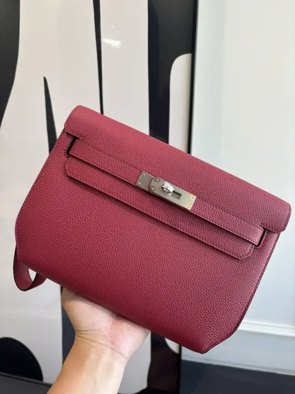Hermes — Сумка чоловіча Kelly Depeches 25 см в шкірі Togo
