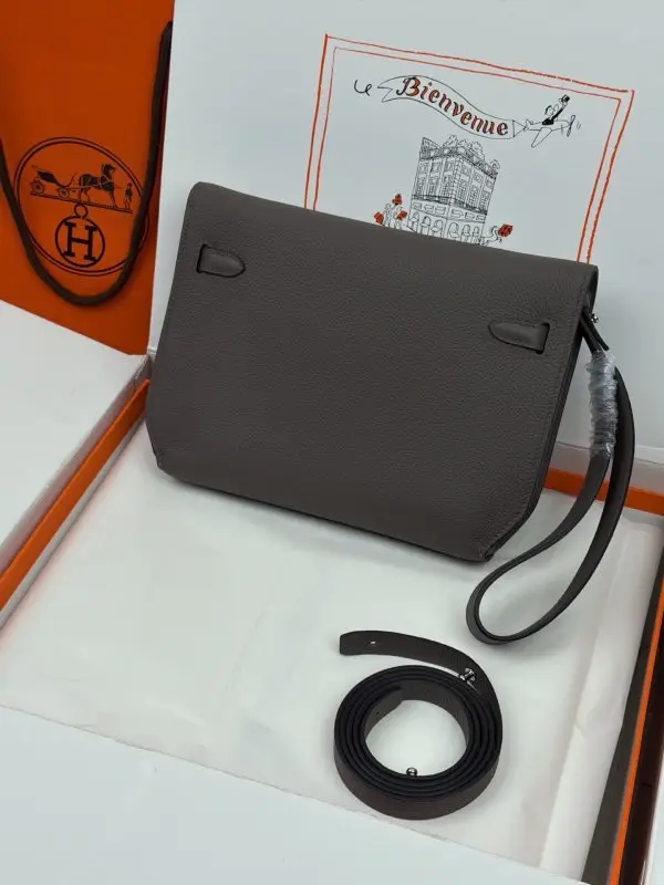 Hermes A bag men's Kelly Depeches 25 cm at skin Togo — Photo 2