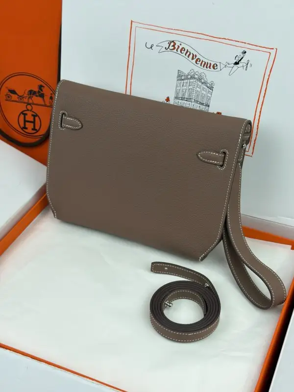 Hermes A bag men's Kelly Depeches 25 cm at skin Togo — Photo 2