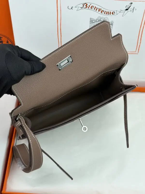 Hermes A bag men's Kelly Depeches 25 cm at skin Togo — Photo 3