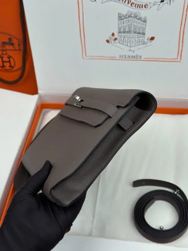 Hermes A bag men's Kelly Depeches 25 cm at skin Togo — Photo 4