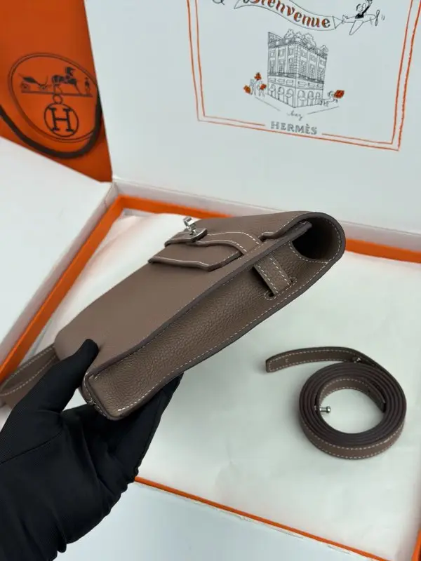 Hermes A bag men's Kelly Depeches 25 cm at skin Togo — Photo 4