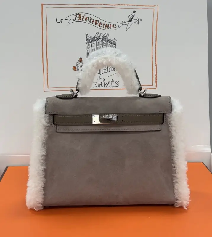 Hermes — A bag Teddy Kelly 19 cm at suede