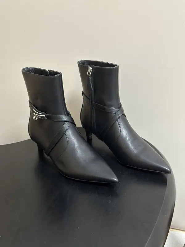 Hermes — Ботильйони Hermes Nice 40 з пряжкою Kelly